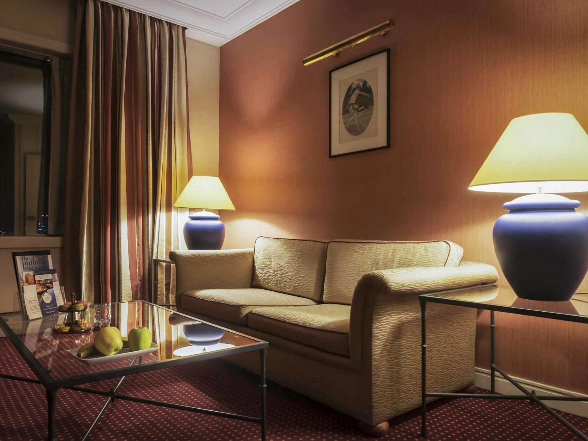 Pullman Bucharest World Trade Center Hotell Eksteriør bilde