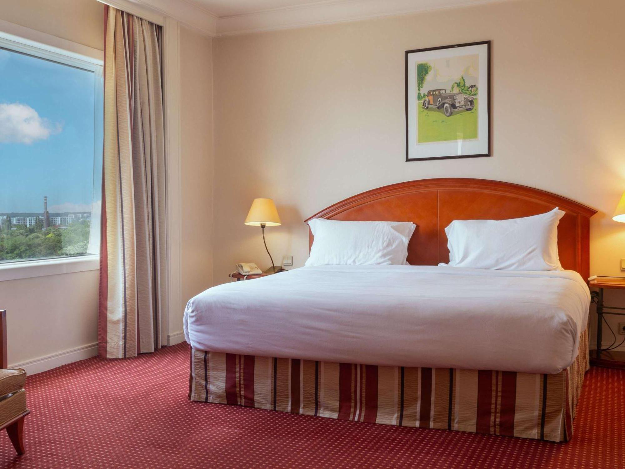 Pullman Bucharest World Trade Center Hotell Eksteriør bilde