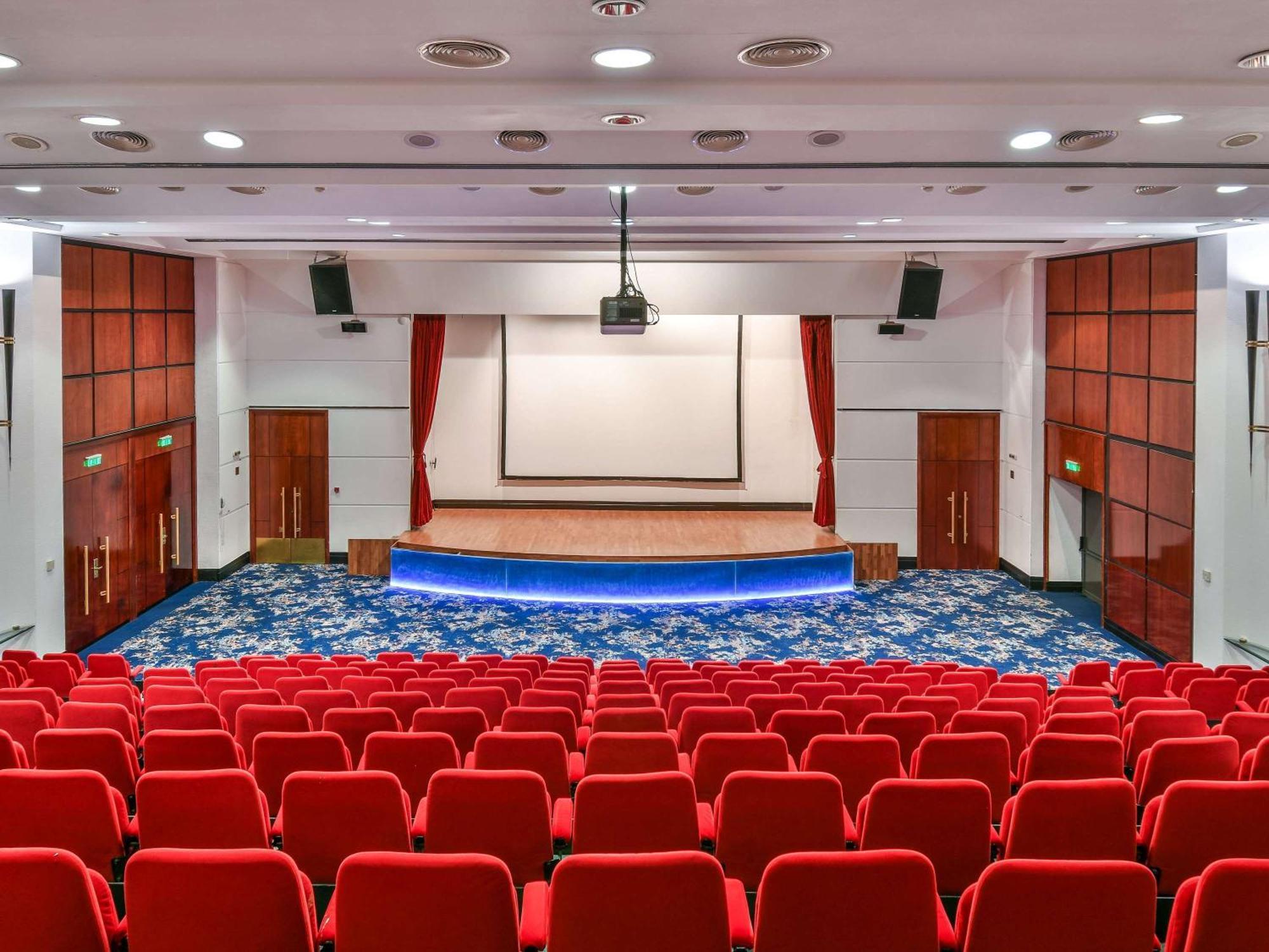 Pullman Bucharest World Trade Center Hotell Eksteriør bilde