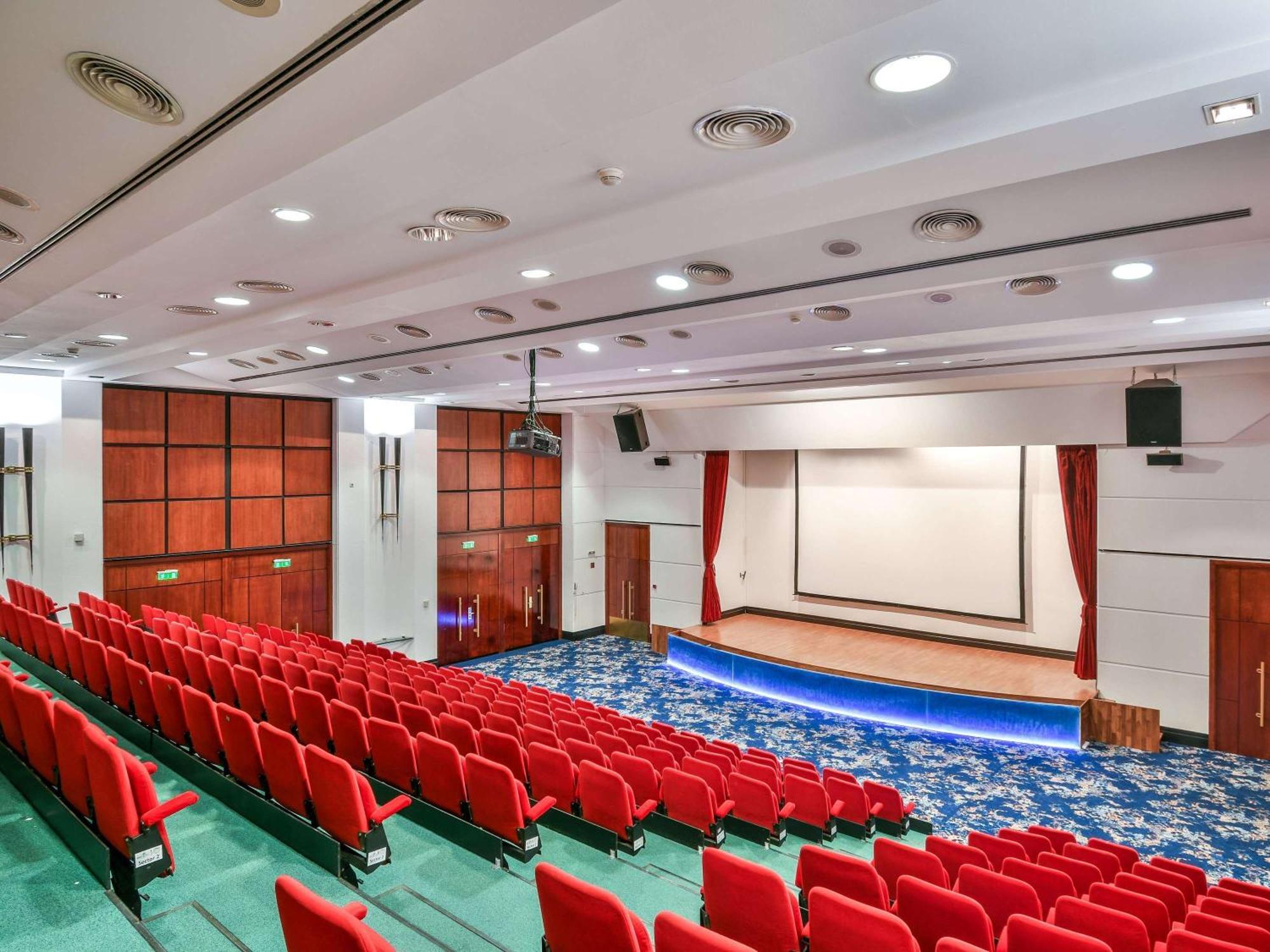 Pullman Bucharest World Trade Center Hotell Eksteriør bilde