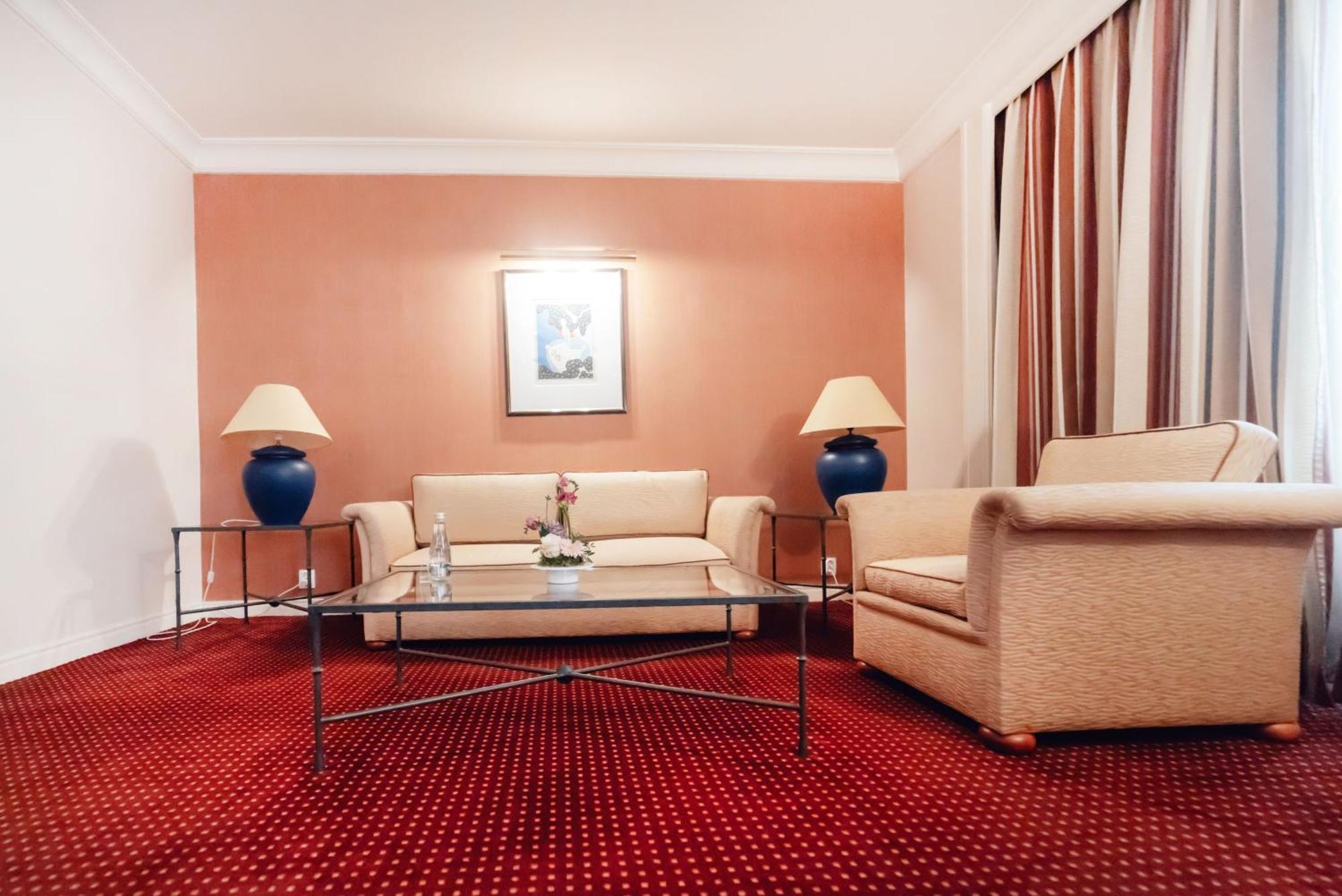 Pullman Bucharest World Trade Center Hotell Eksteriør bilde